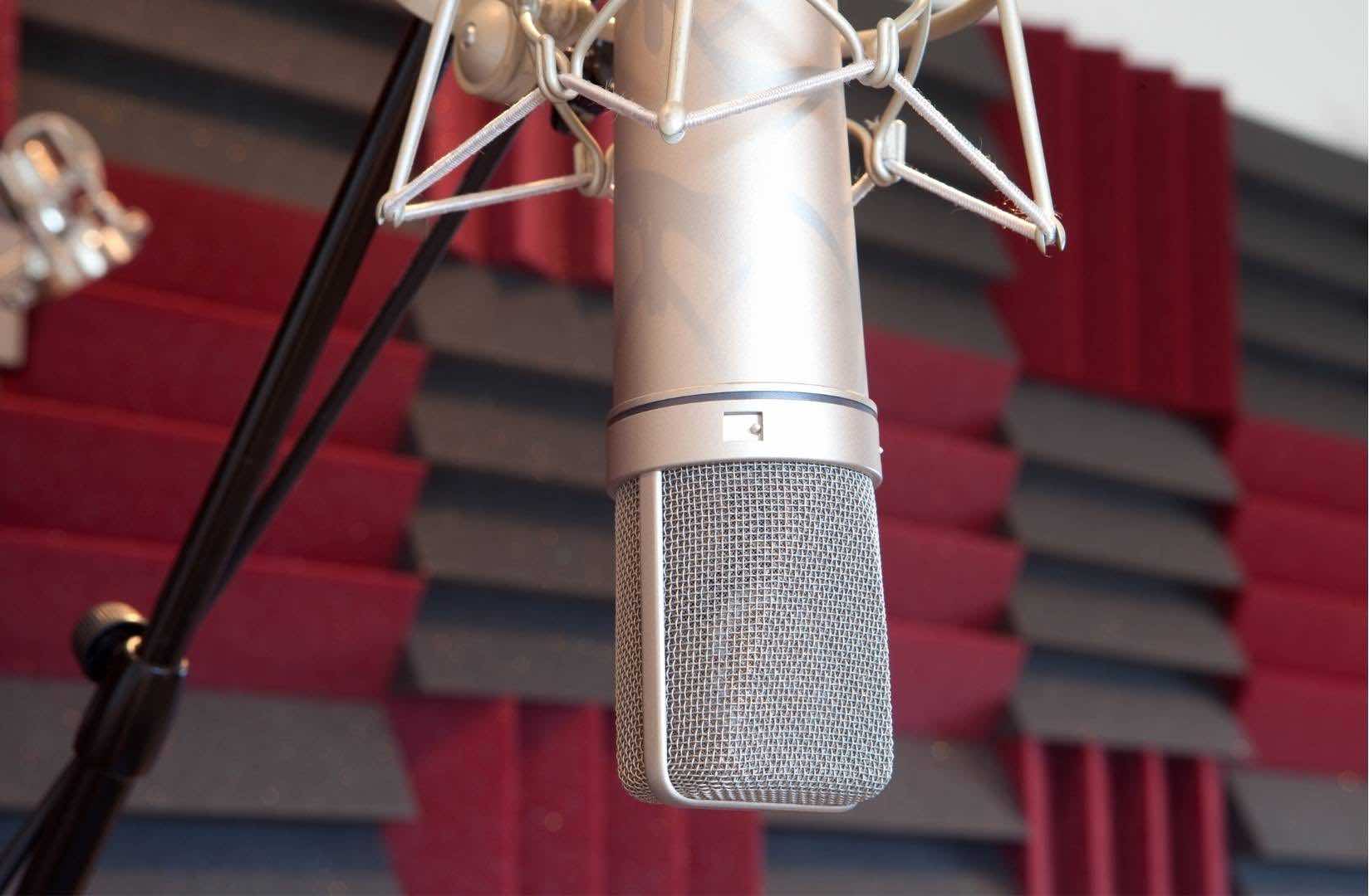 Why Do Condenser Mics Need Phantom Power | Chris's Sound Lab